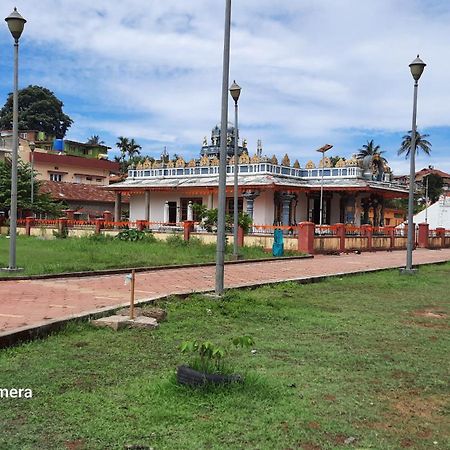 Varam Homestay Madikeri Eksteriør billede