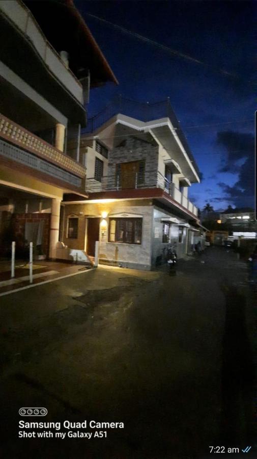 Varam Homestay Madikeri Eksteriør billede
