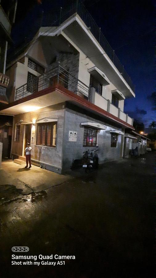 Varam Homestay Madikeri Eksteriør billede