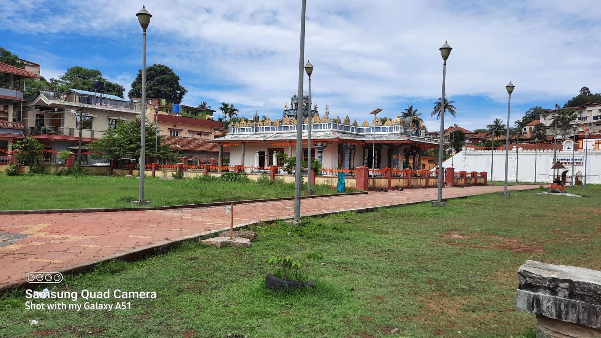 Varam Homestay Madikeri Eksteriør billede