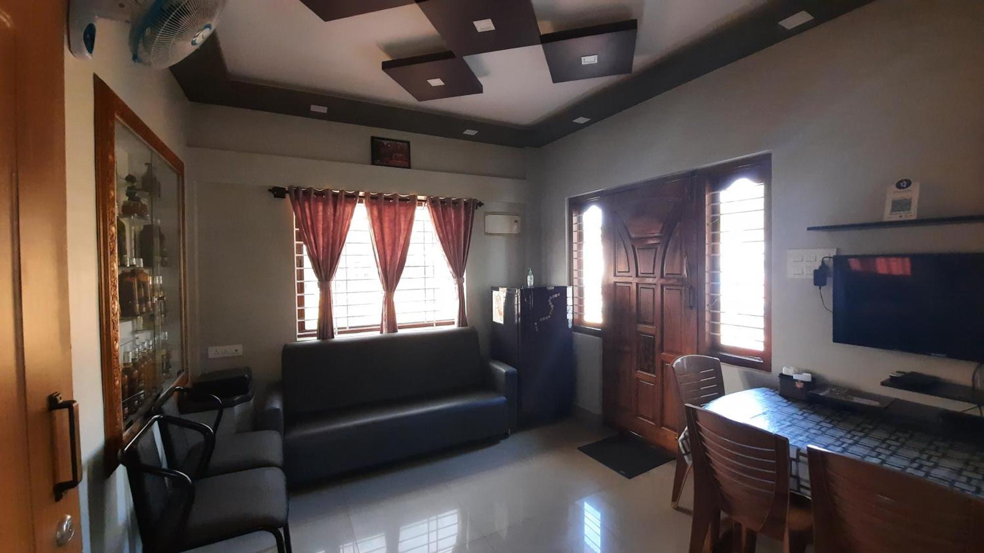 Varam Homestay Madikeri Eksteriør billede